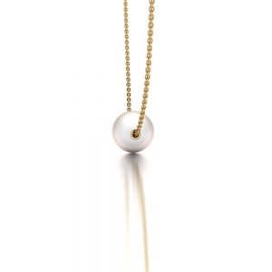Yellow gold Akoya pearl pendant necklace side view